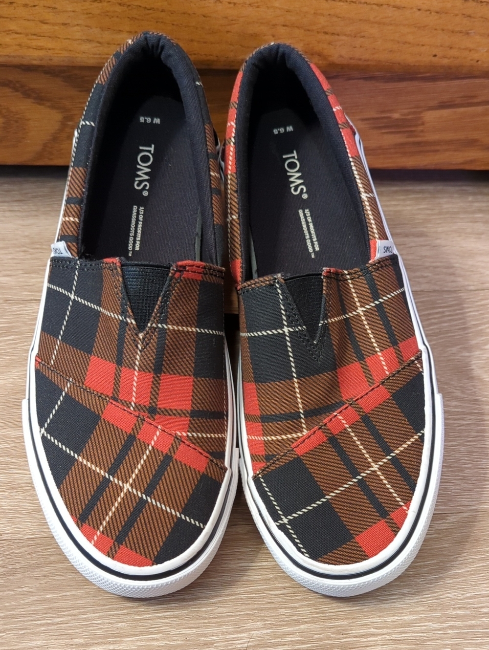 TOMS Red Plaid Tartan Slip-On Sneakers Shoes Women's Size 6.5